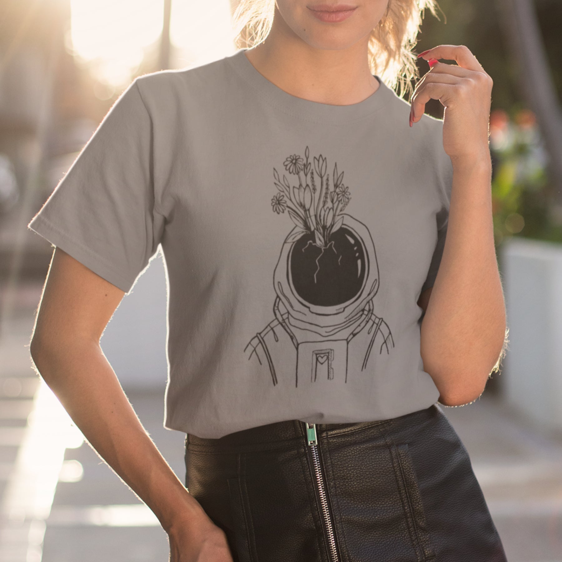 Grau meliertes T-Shirt Spaceman mit Blumen
