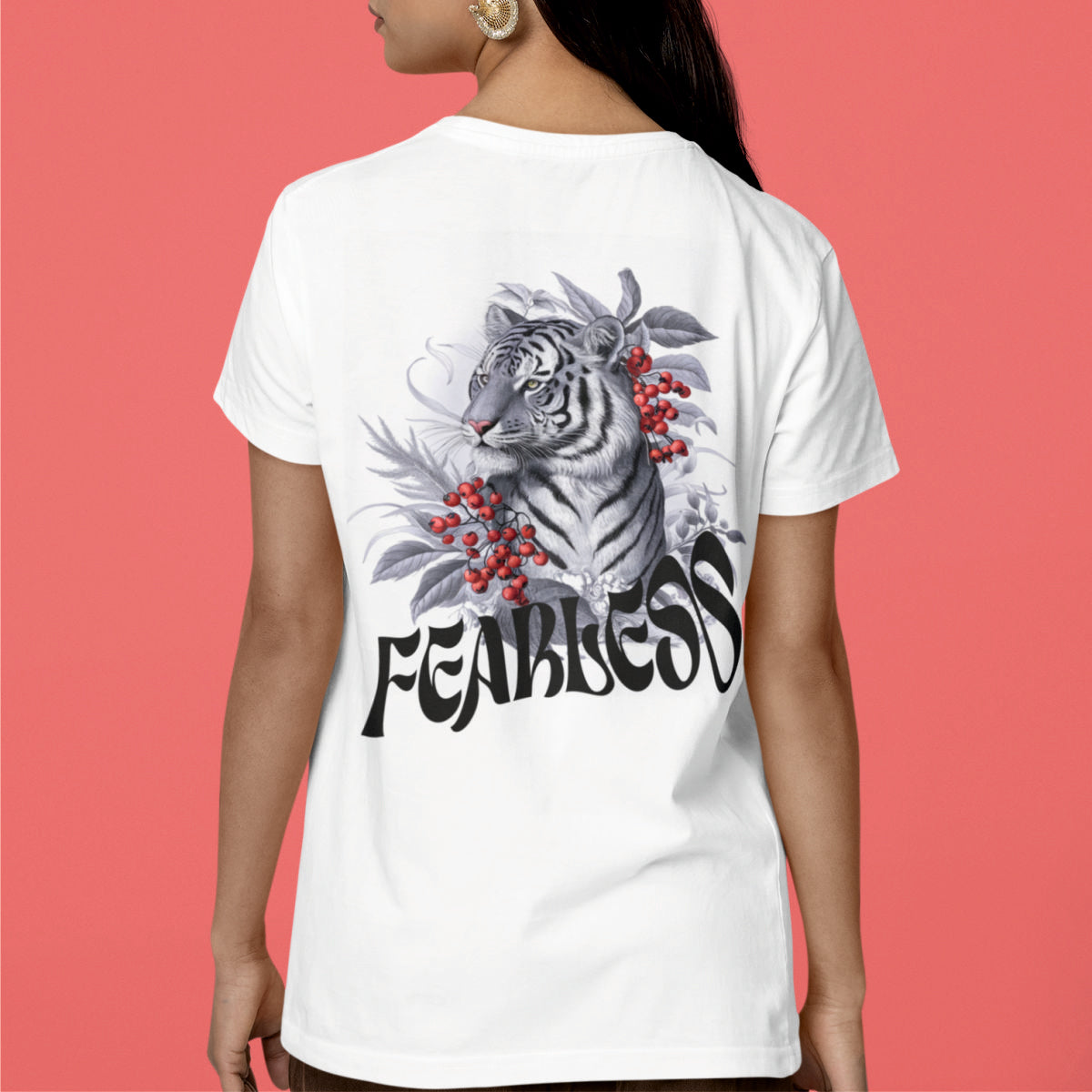 Weiße UNISEX T-Shirts mit Rückenaufdruck "Fearless"